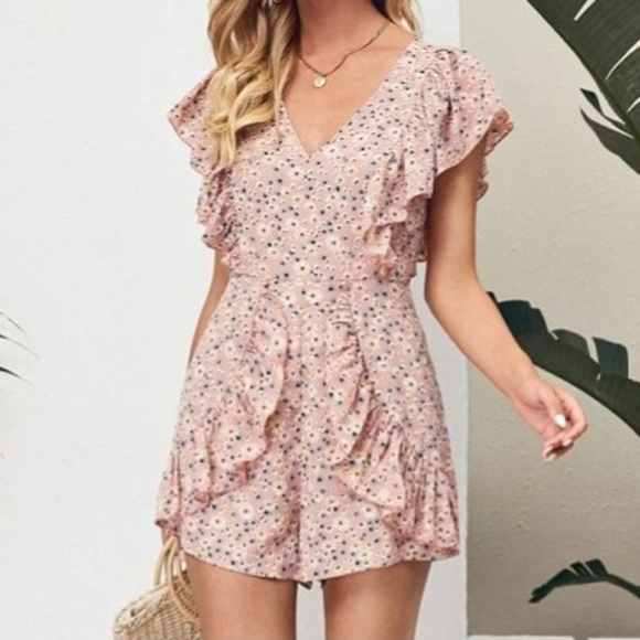 🔥LAST CHANCE🔥 Pink Floral Ruffle Romper 🌸 - Picture 4 of 4